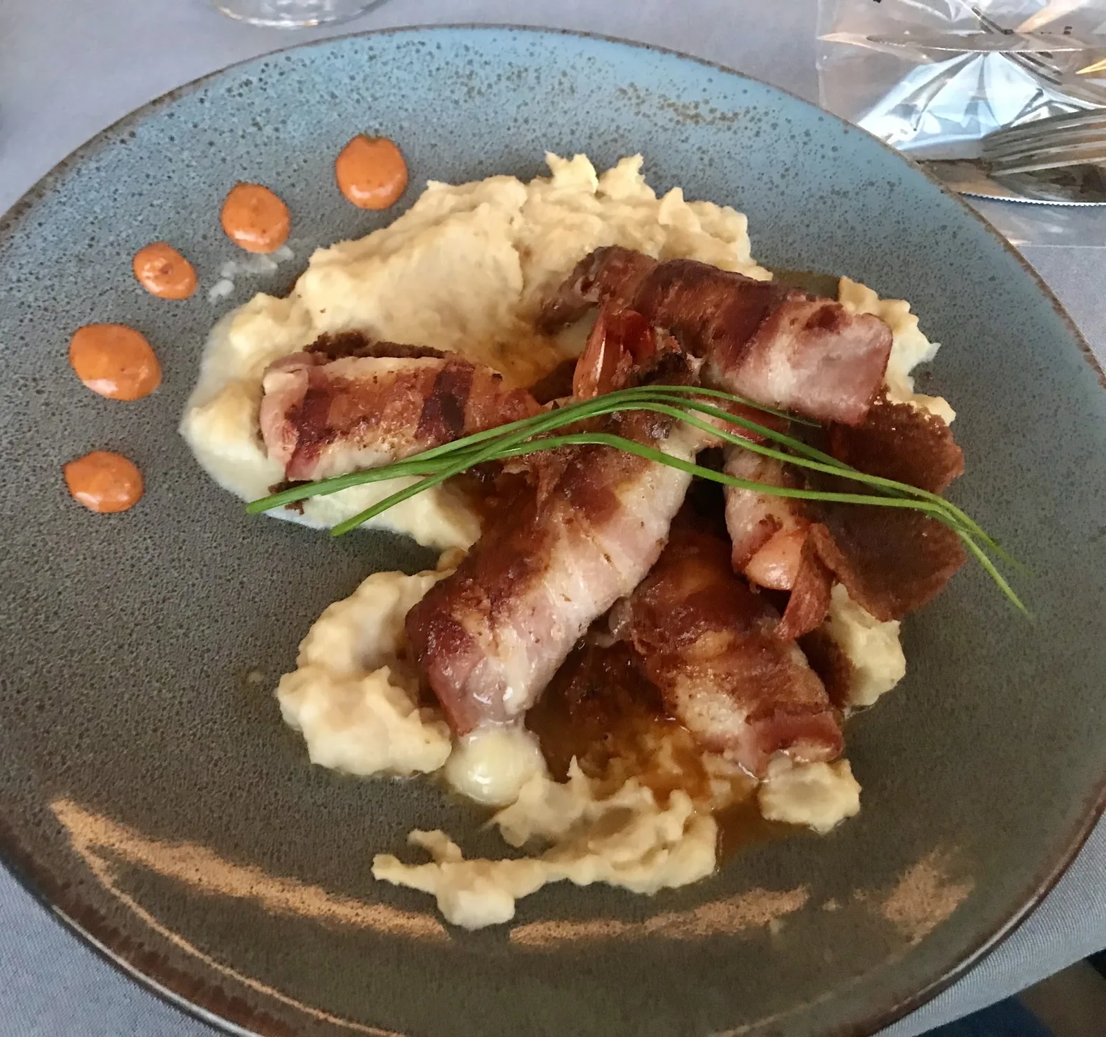 LagoAlgo - suckling pig with celeriac puree