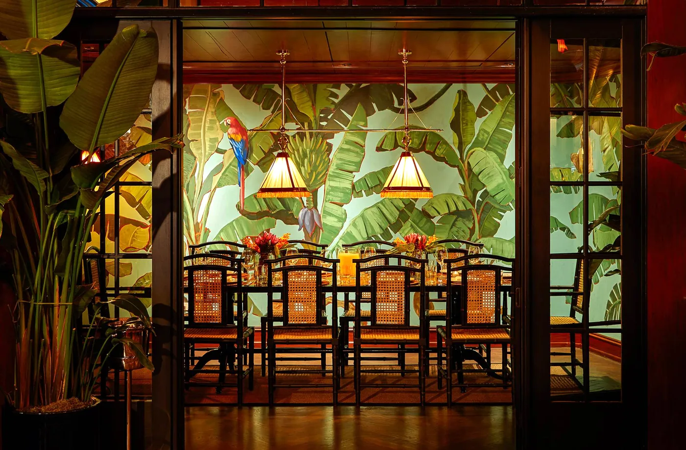 Le Colonial - banana leaf lounge