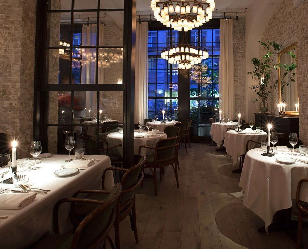 Le Coucou - dining room candlelit