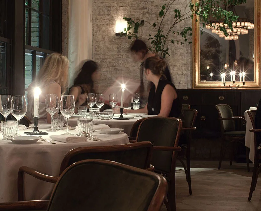 Le Coucou - dining room banquettes