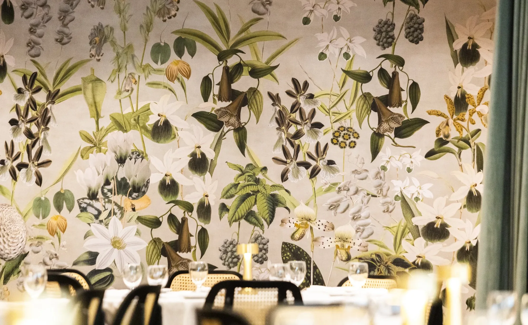 Le Crocodile - interior detail