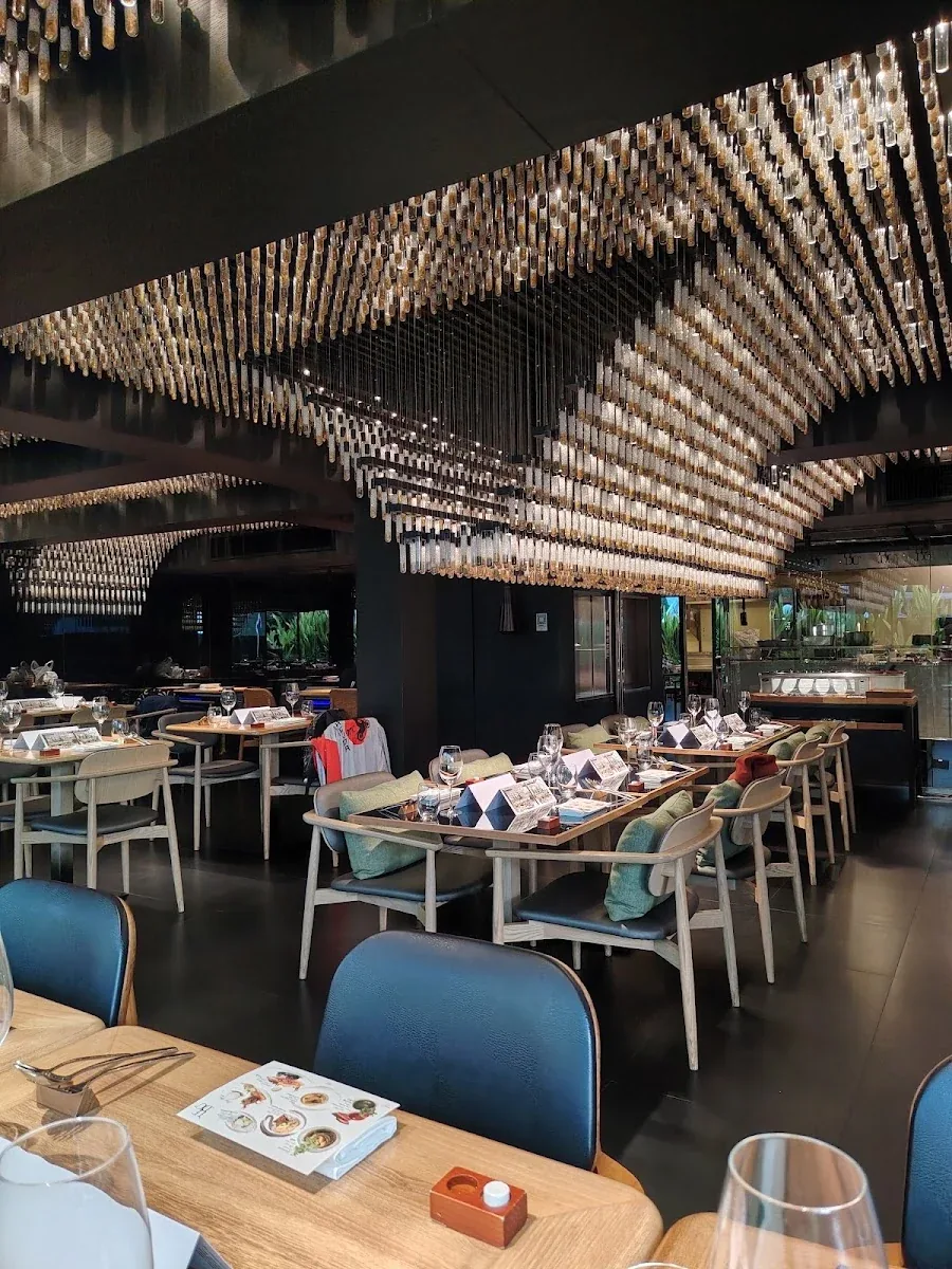 Le Du - add dining room beaded ceiling wide