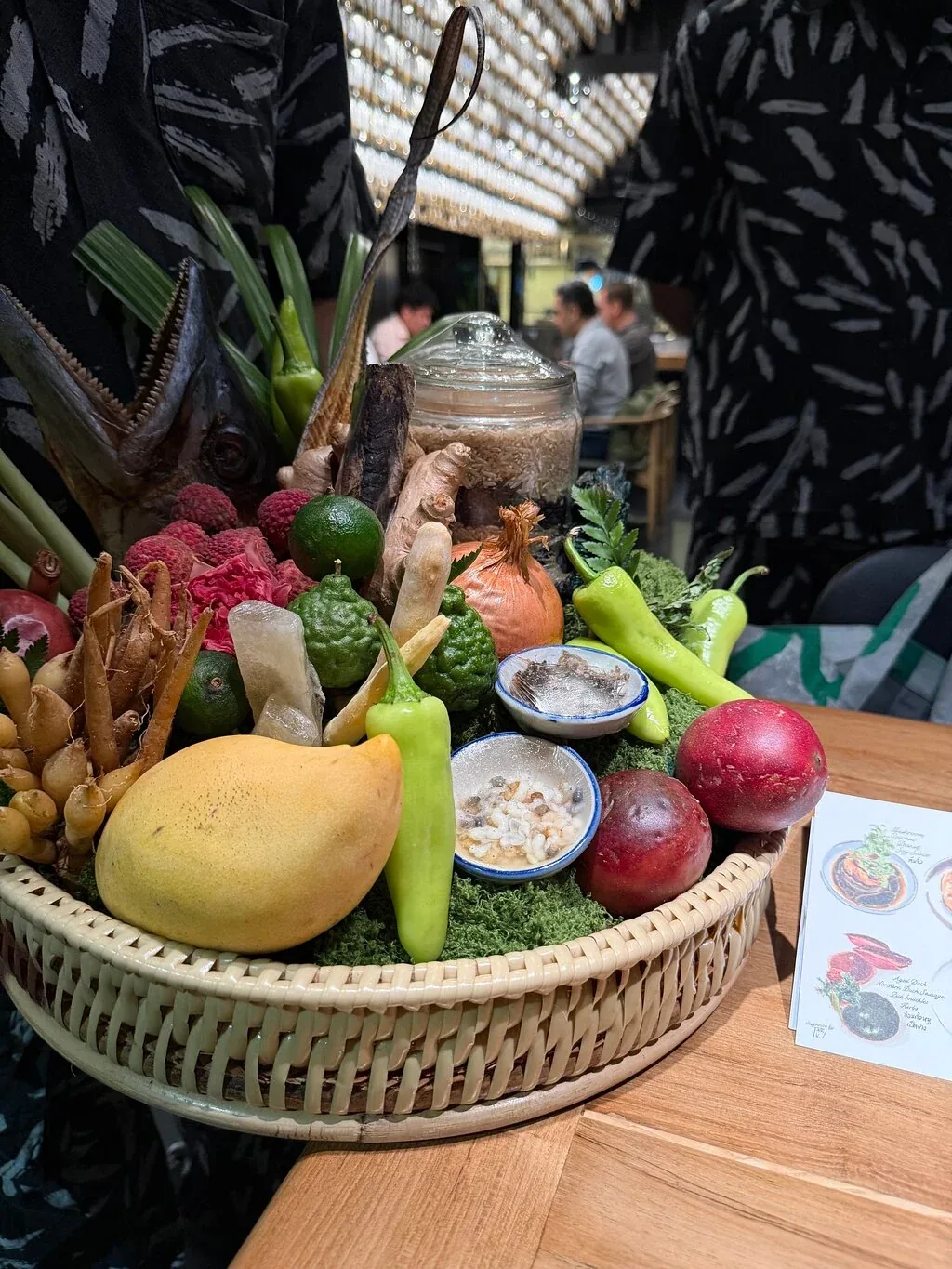 Le Du - add seasonal produce basket display