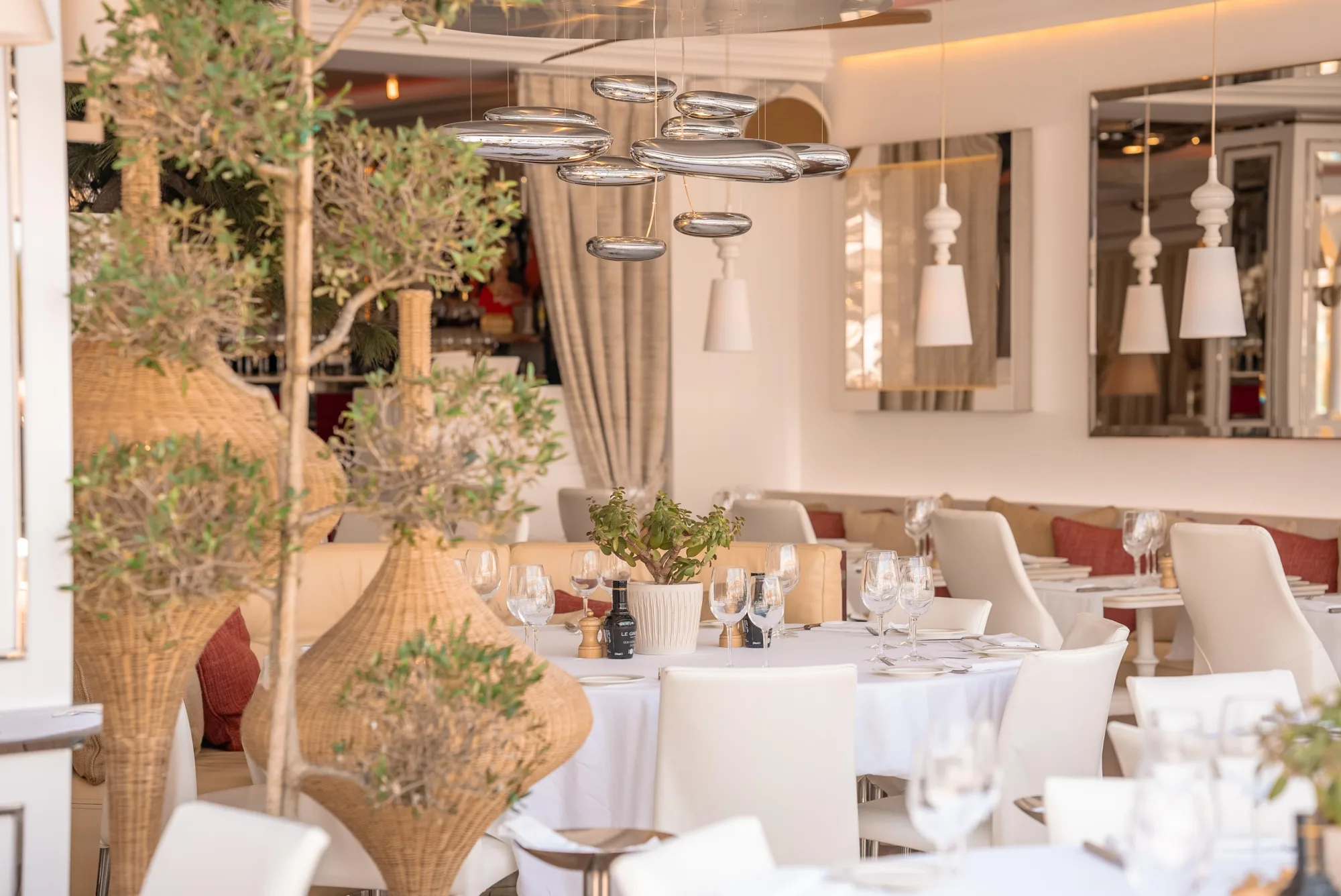 Le Girelier - port terrace dining