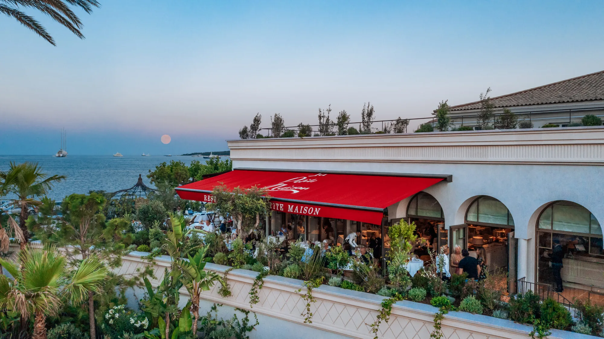 La Petite Maison - restaurant in Cannes