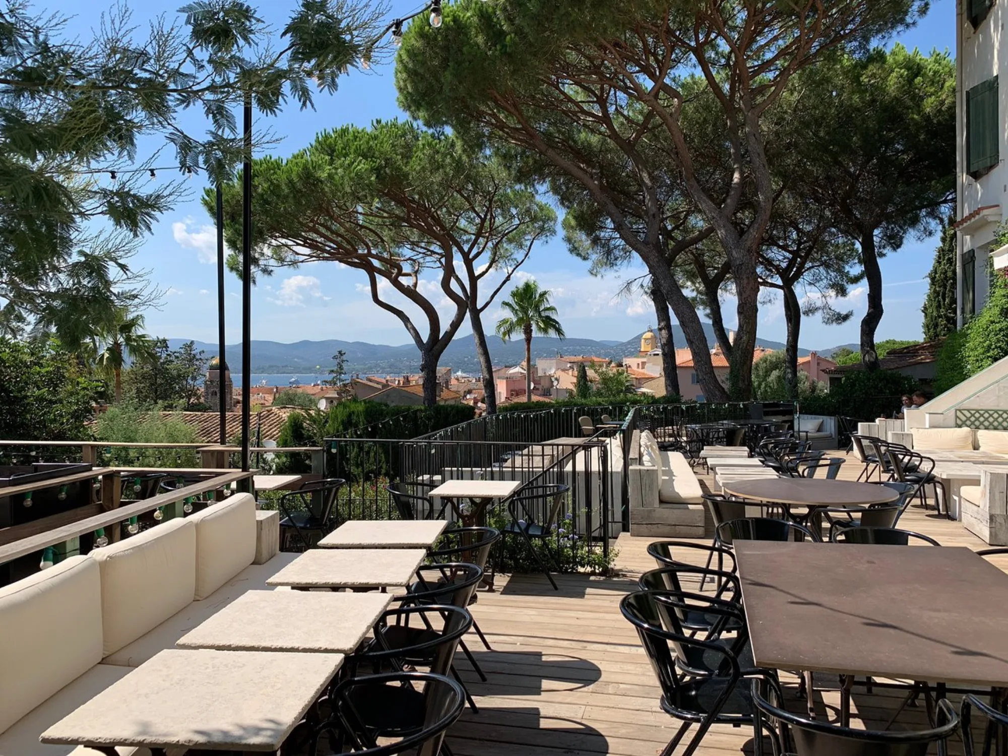 Le TIGRR - rooftop day view