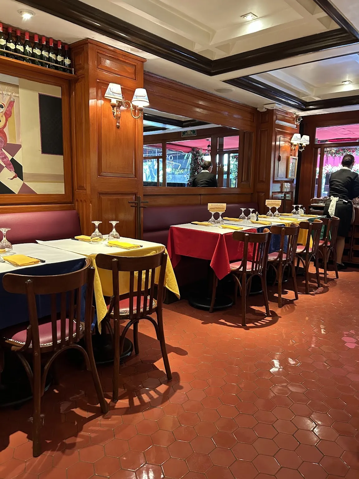 L'Entrecote Polanco - dining room wide view