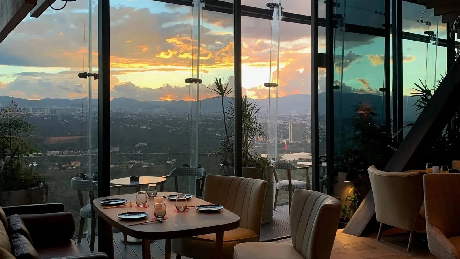 Ling Ling by Hakkasan - sunset terrace view