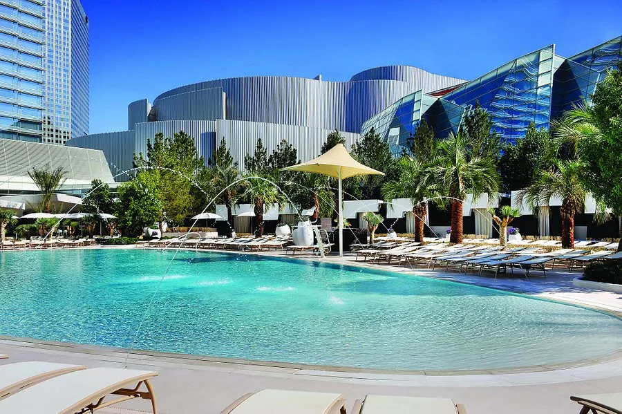 Liquid Pool Lounge at Aria - lounge bar 2