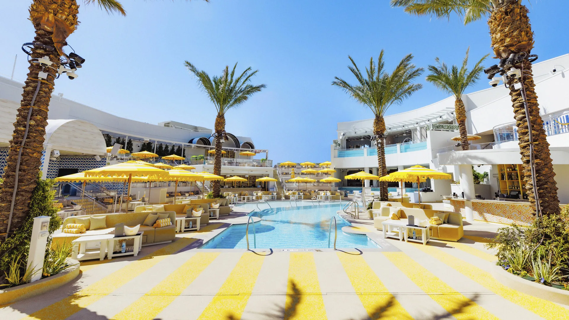 LIV Beach at Fontainebleau - dayclub in Las Vegas
