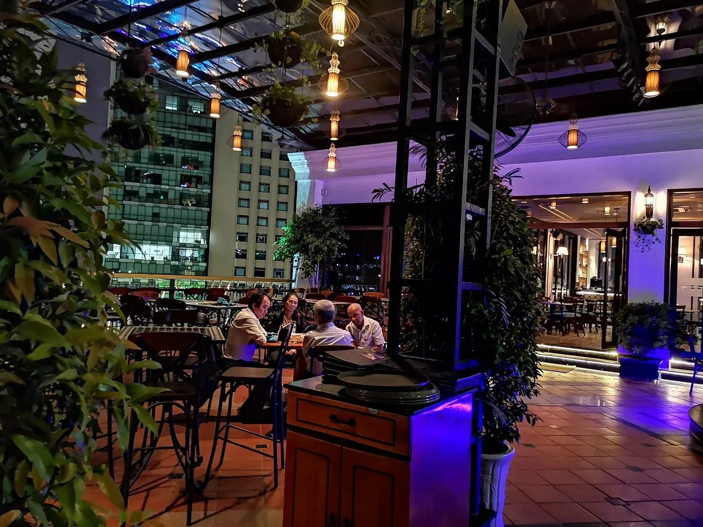 M Bar - saigon 4