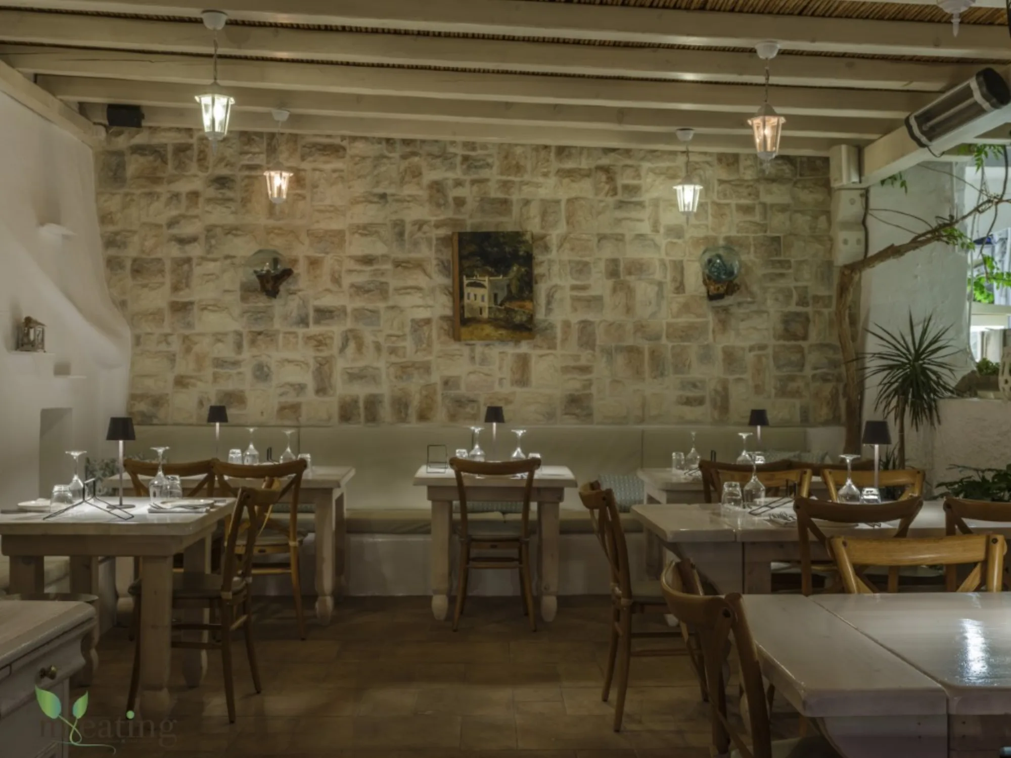 M-eating - stone interior dining