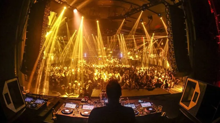 M2 Miami - night club 2