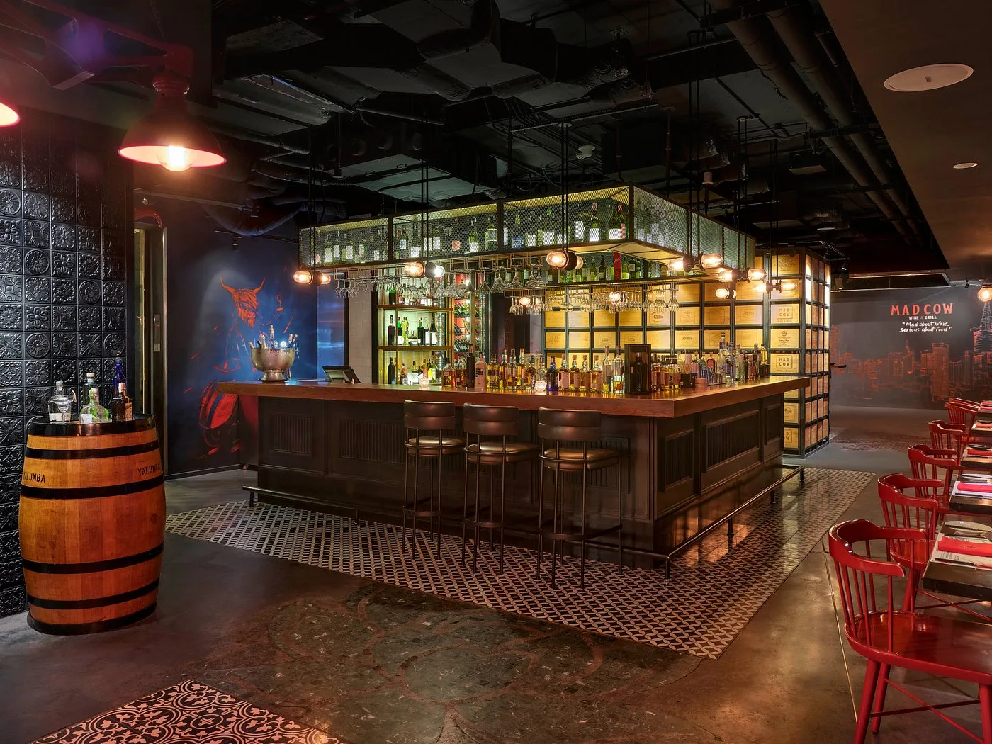 Mad Cow Wine and Grill, restaurants in Saigon 5