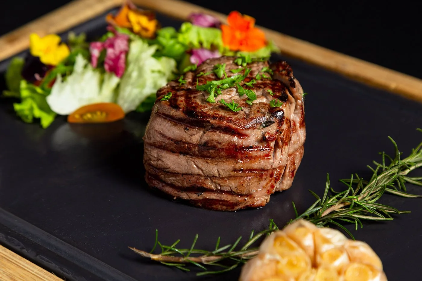 Mad Cow Wine and Grill, restaurants in Saigon 6