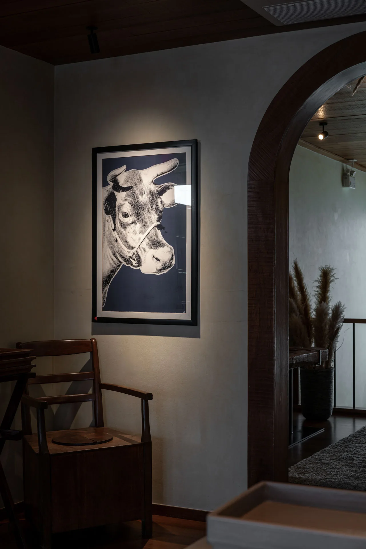 Maison Dunand - hallway with artwork