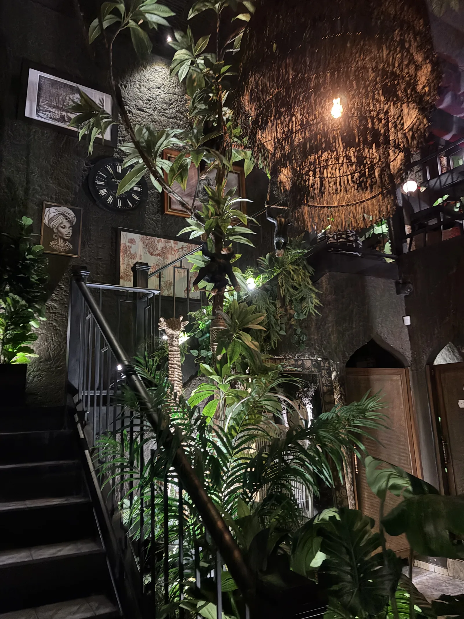 Mamba Negra - terrace table setting