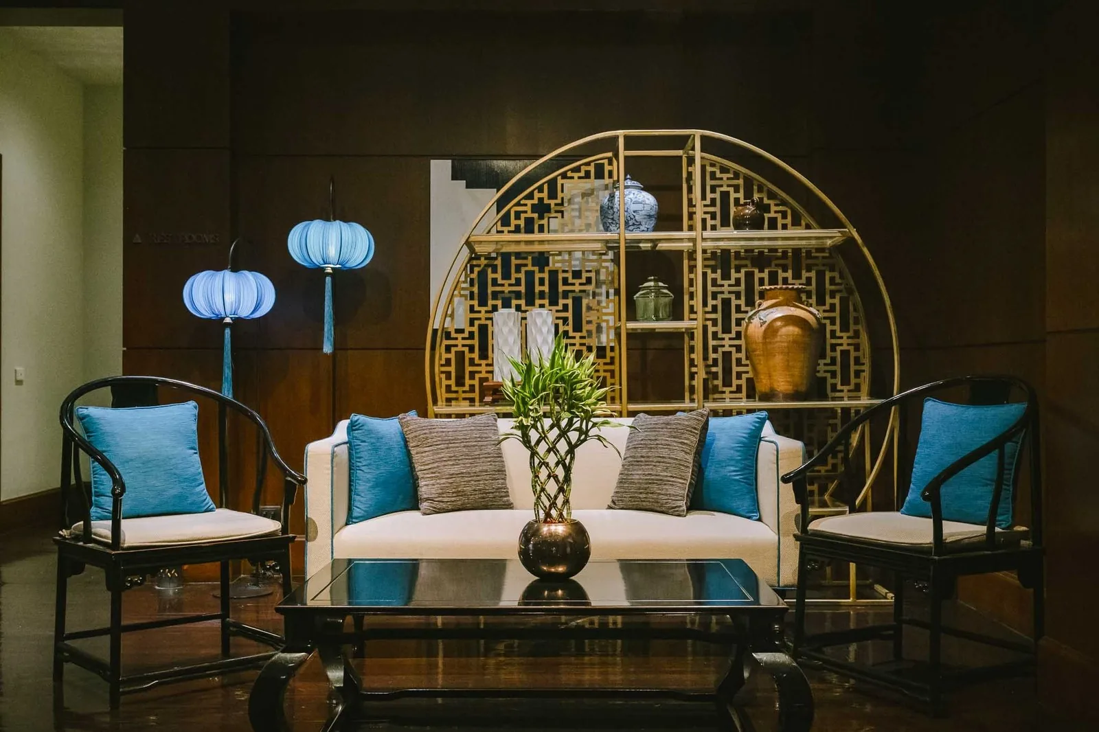 Man Ho - lounge seating
