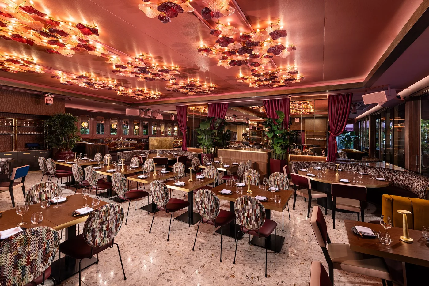 Marion - chandelier ceiling
