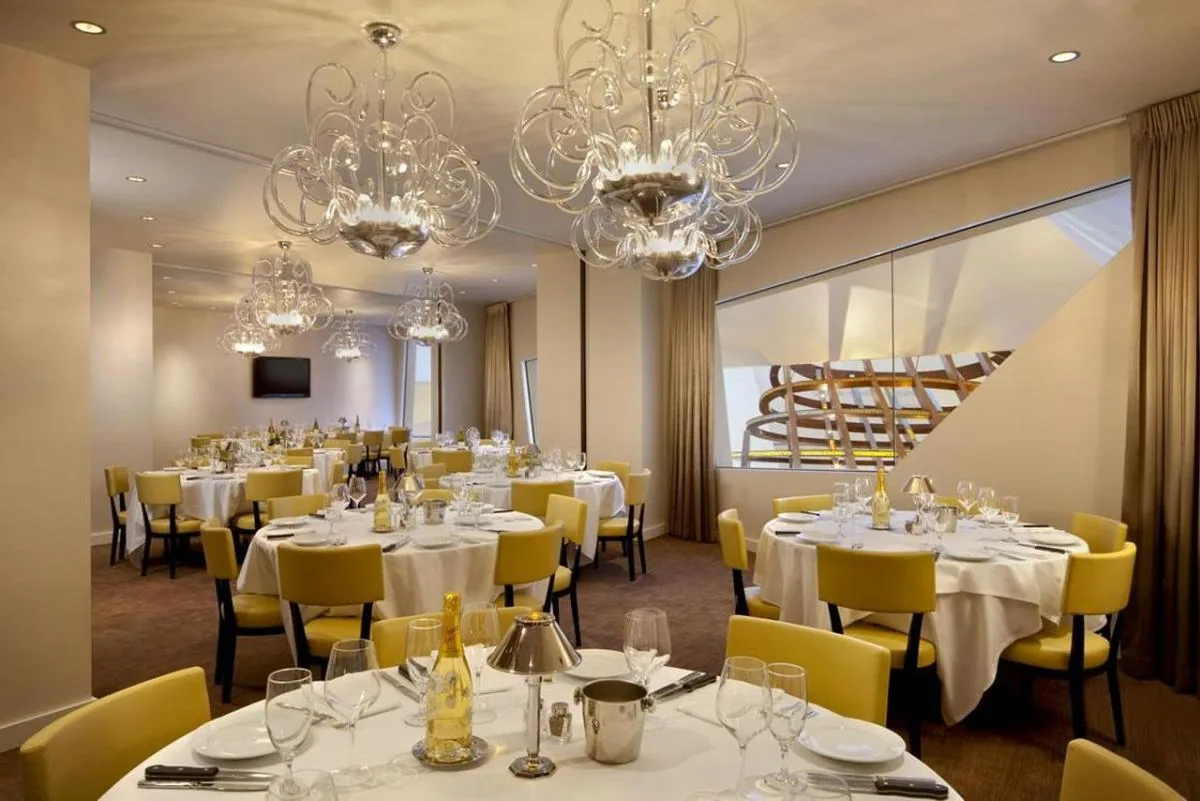Mastro's Ocean Club at Crystals - seafood restaurant 5