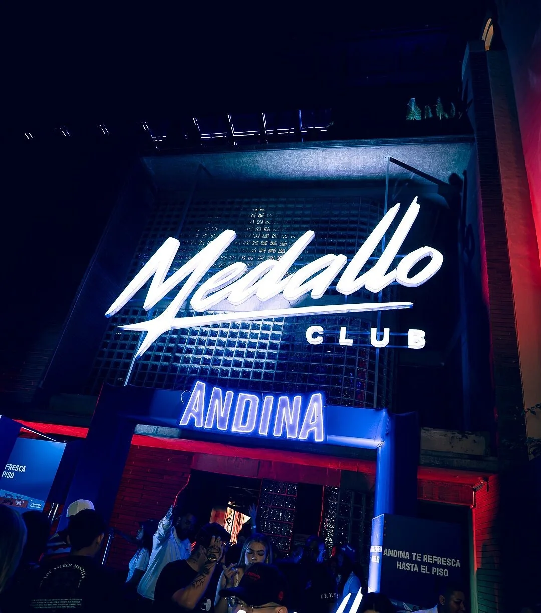 MEDALLO CLUB - the neon and the room