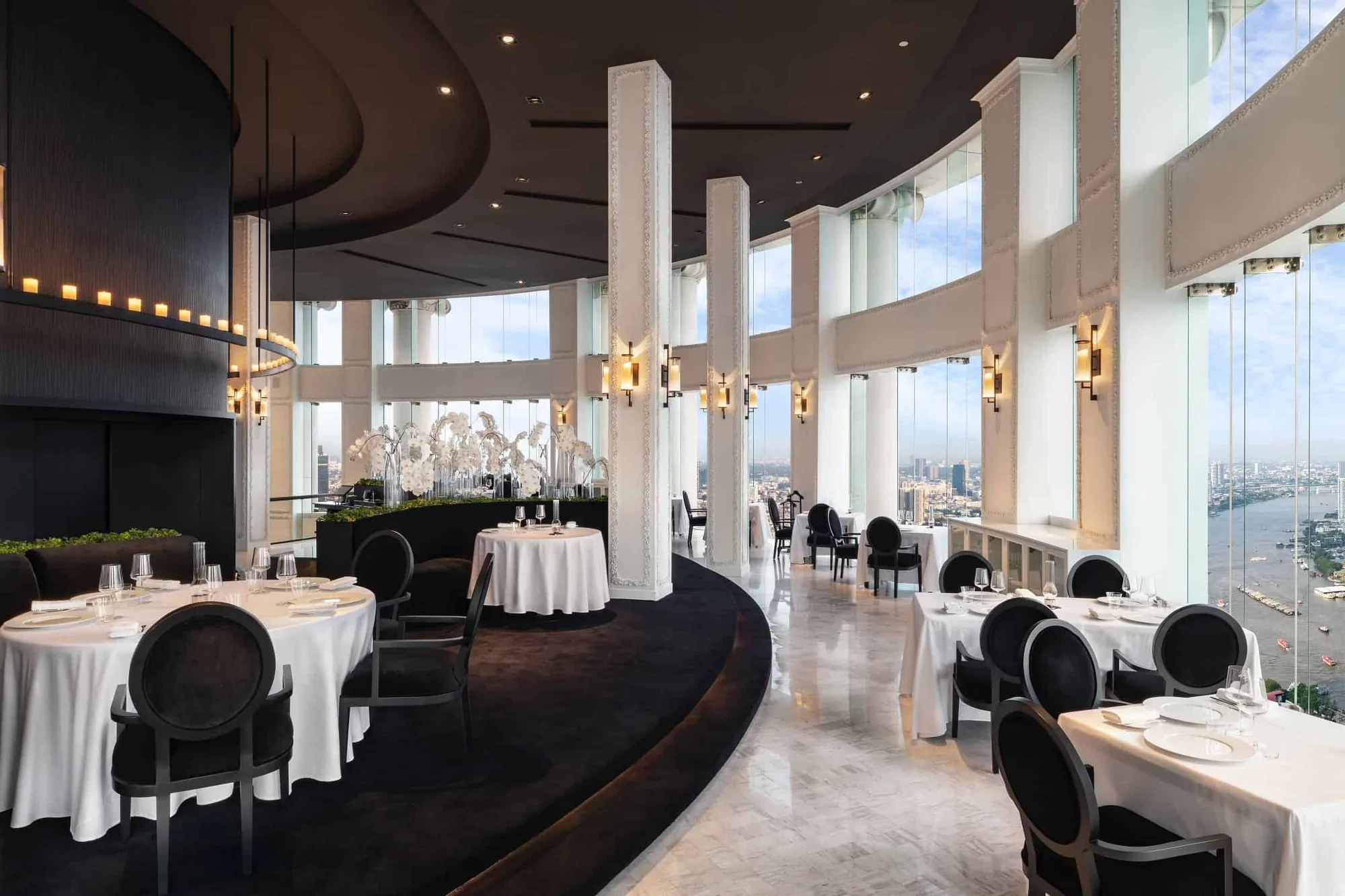 Mezzaluna - restaurant in Bangkok