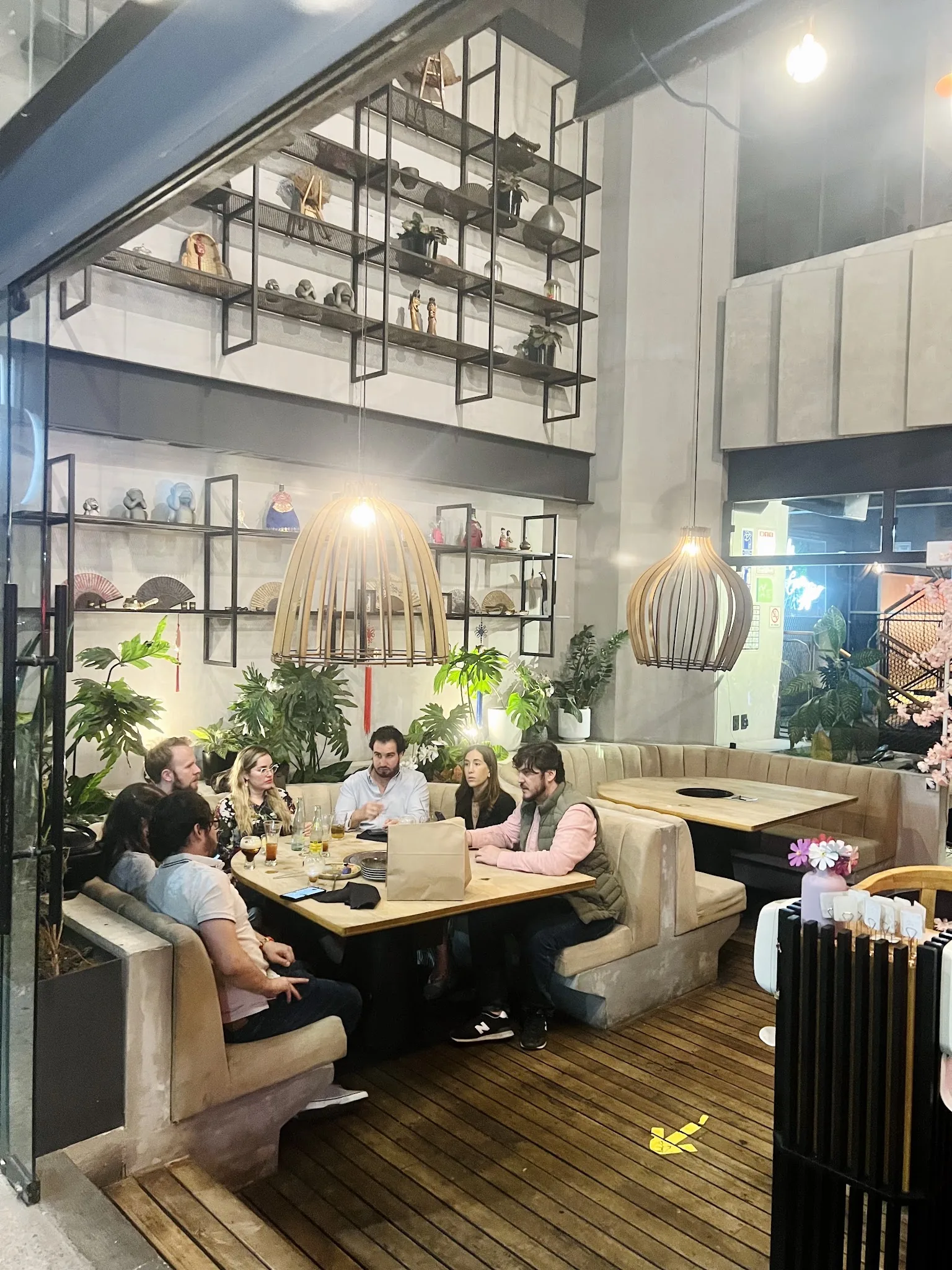 Midam - booth seating with open shelving