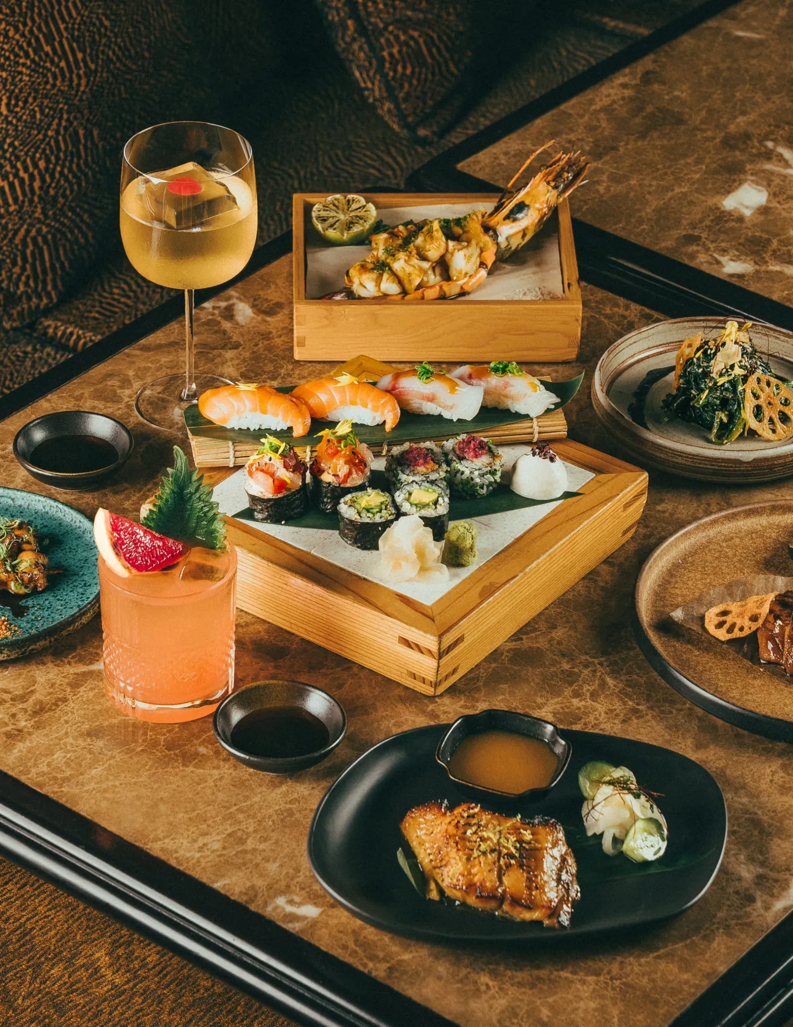 Mimi Kakushi - sushi box spread