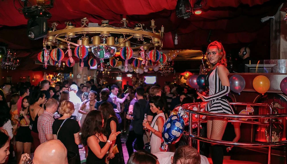 Mixx Discotheque - podium performer over the floor