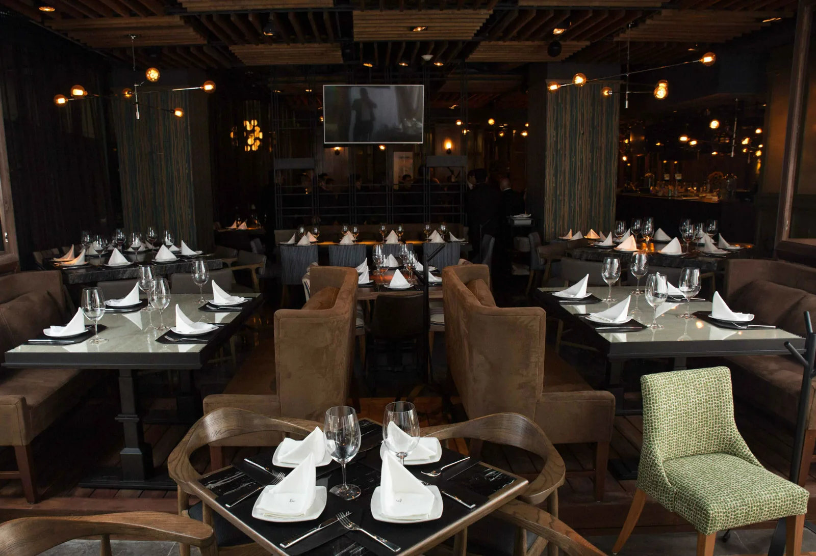 Mochomos - lounge dining with armchairs