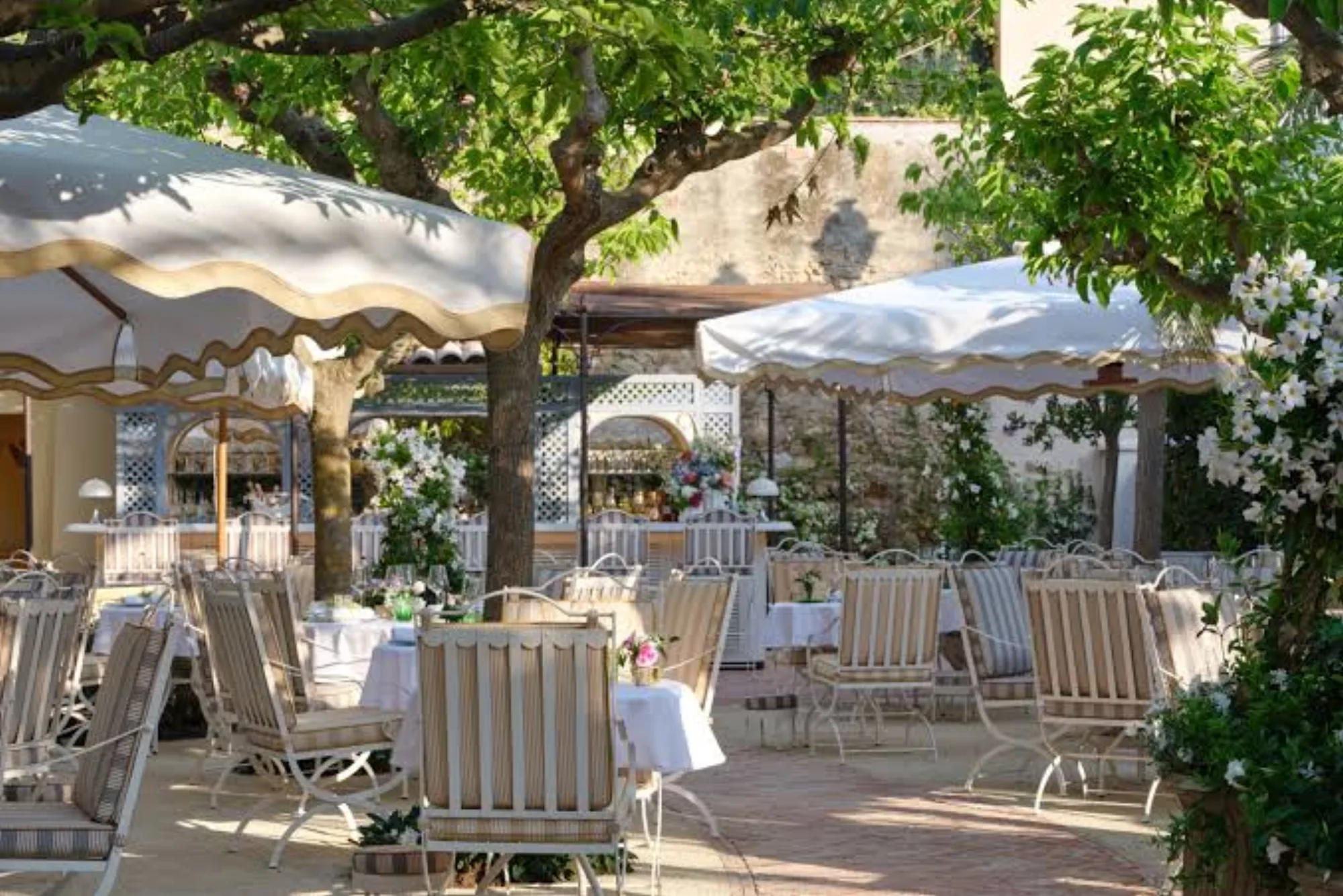 Monsieur Dior - garden terrace dining