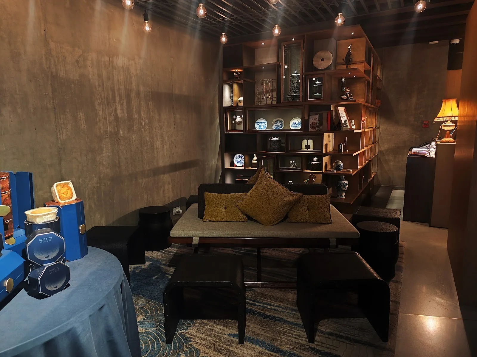 Mott 32 Bangkok - lounge nook