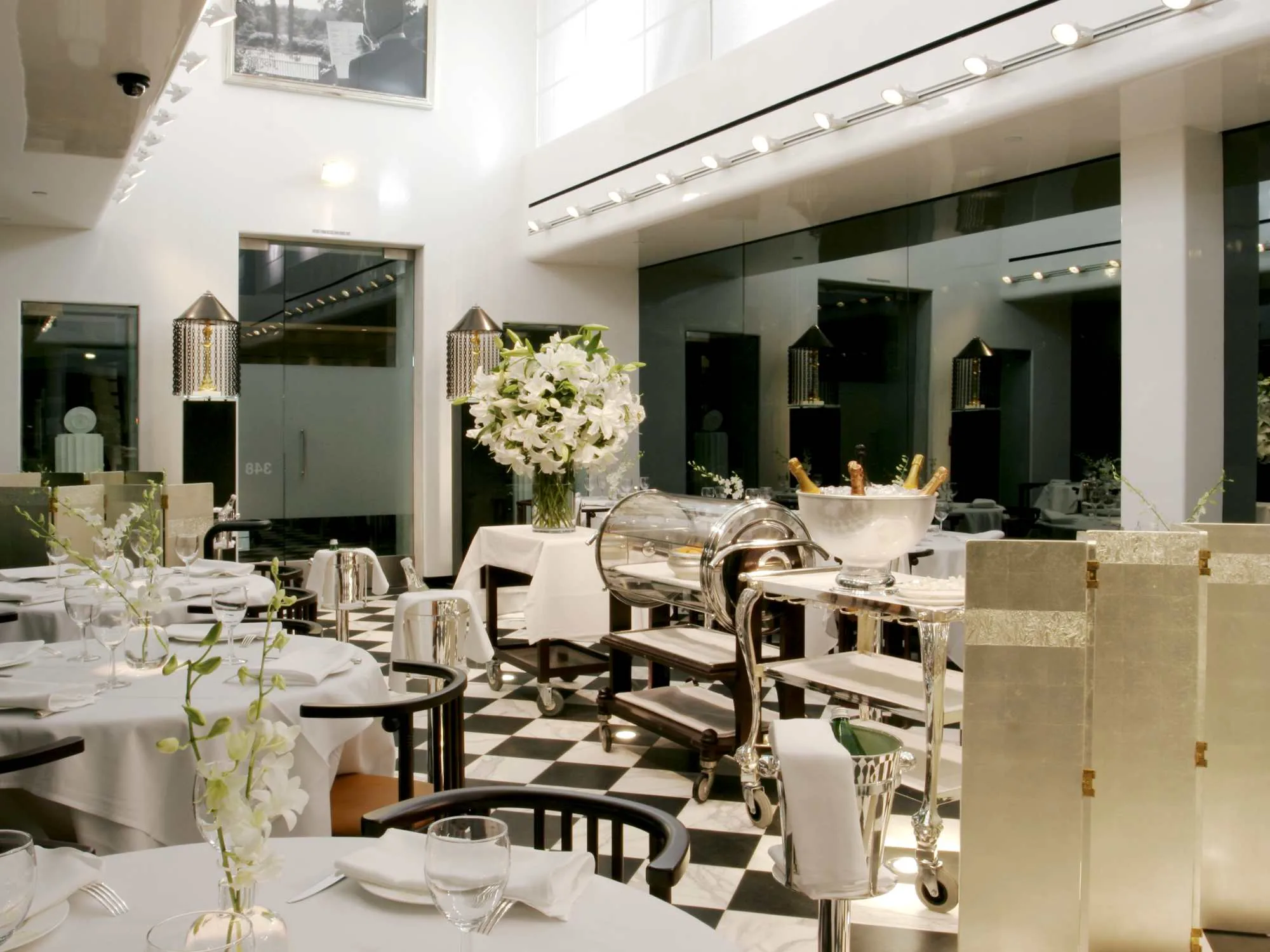 Mr. Chow Beverly Hills - mr chow white tablecloth dining room