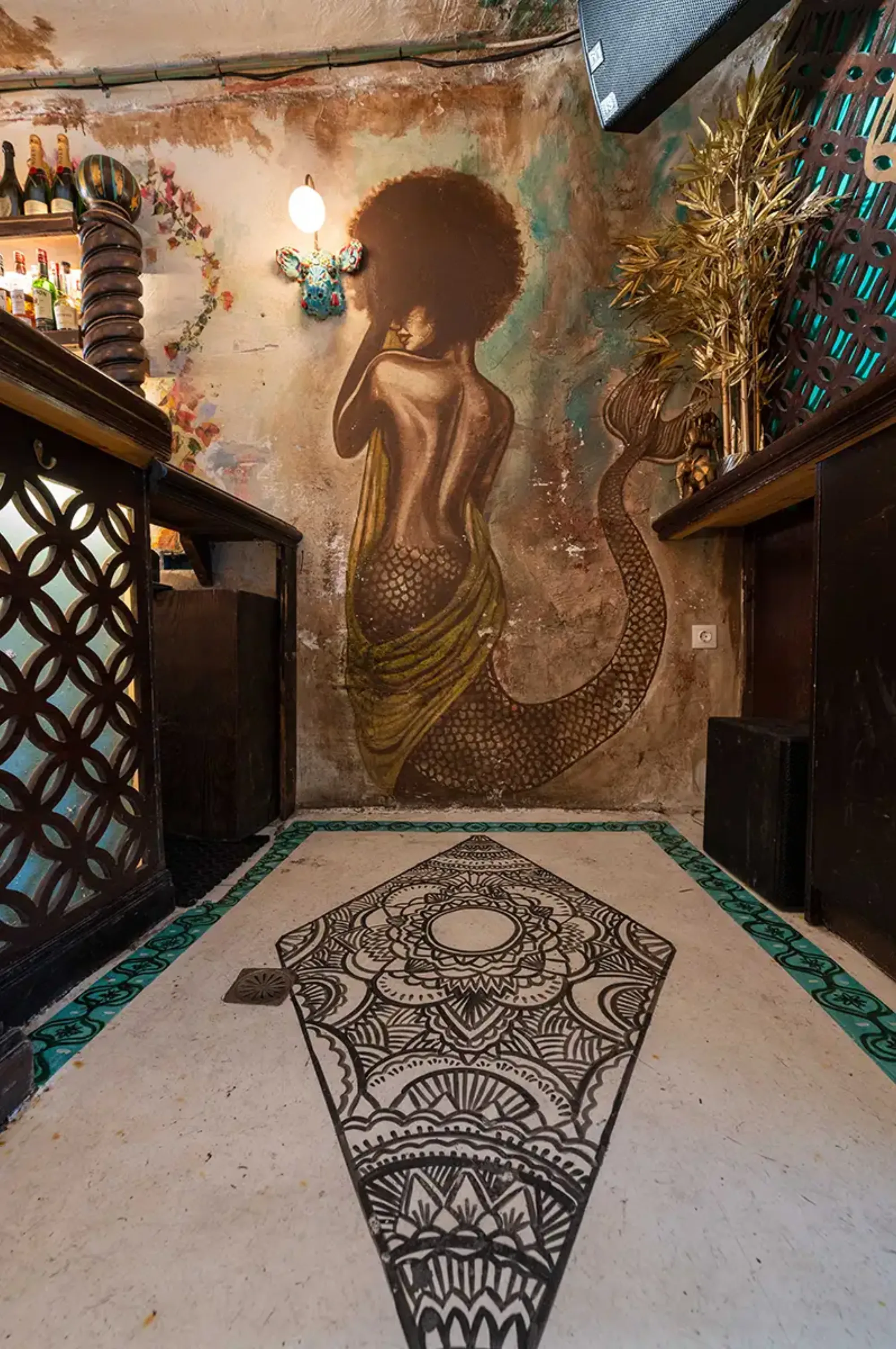 Negrita - mermaid mural alley