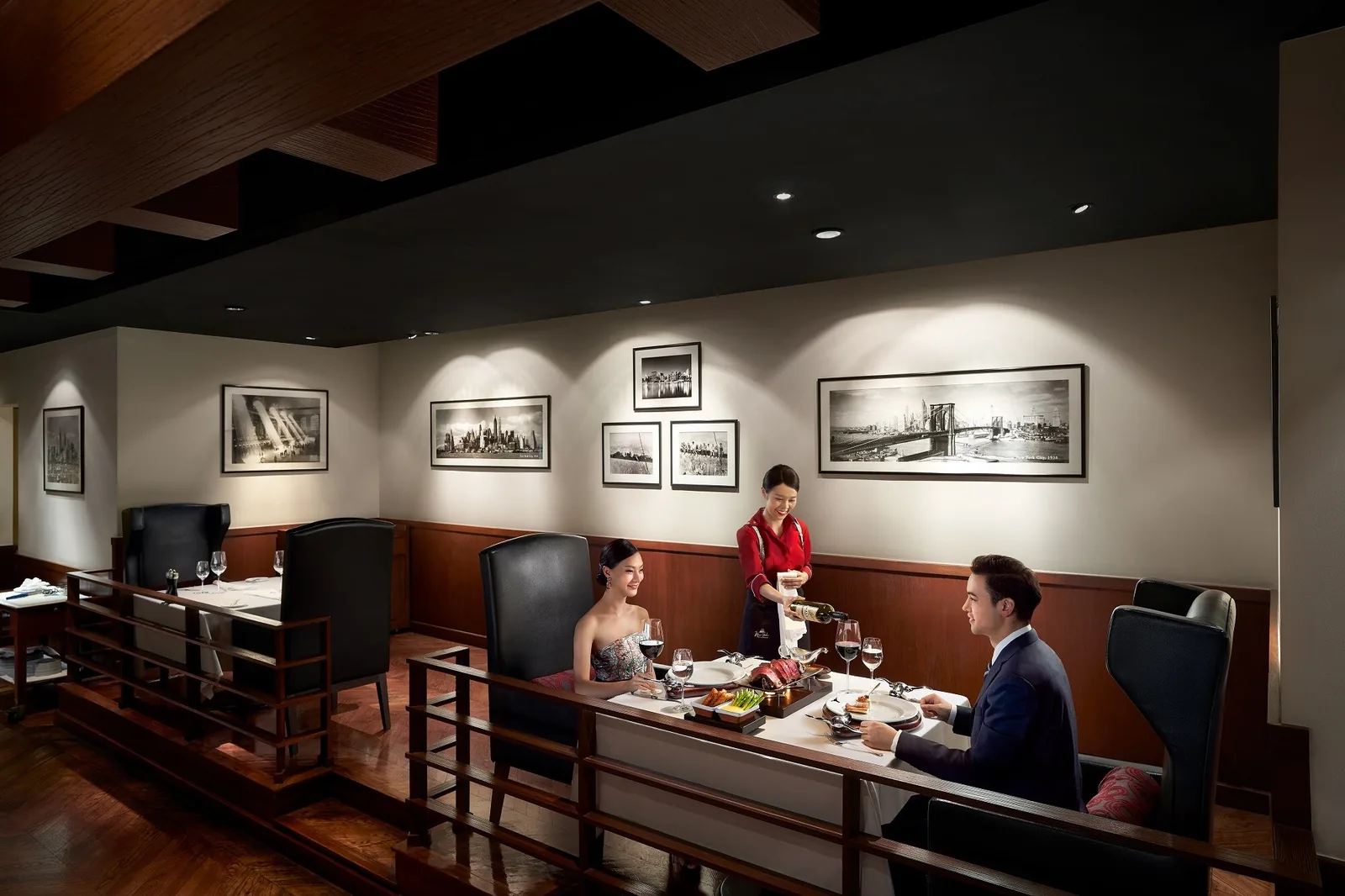 New York Steakhouse - dining room booths