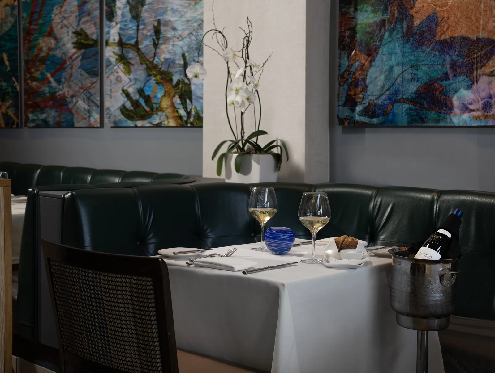 Nine-Ten - dining room booth