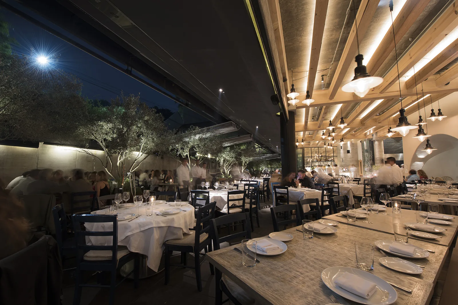 Nostos - Lomas de Chapultepec - dining room in the evening