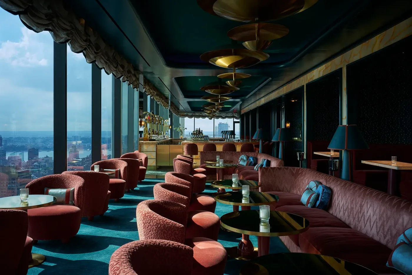 Nubeluz - velvet lounge floor to ceiling windows