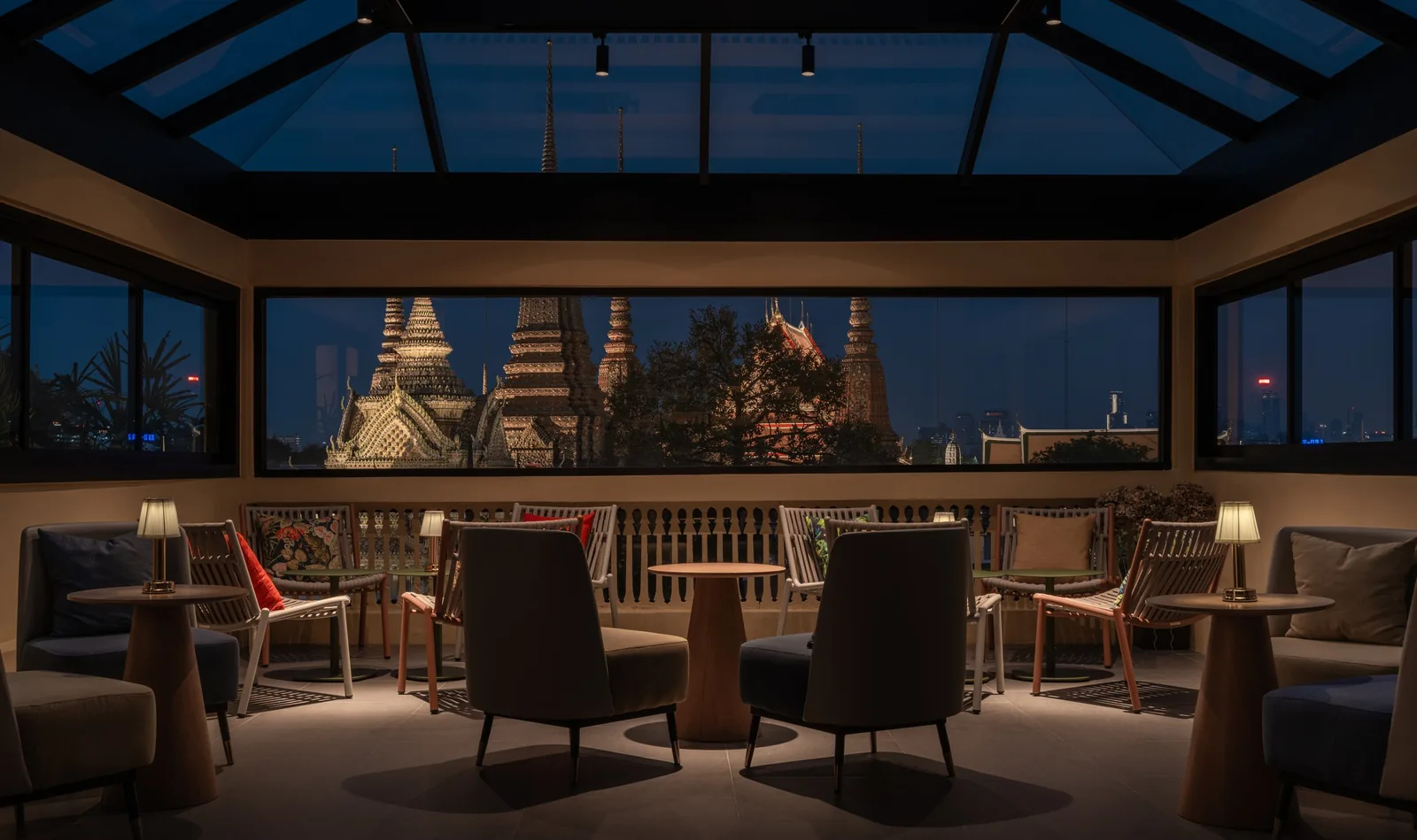 Nusara - interior lounge bar skylight temple view