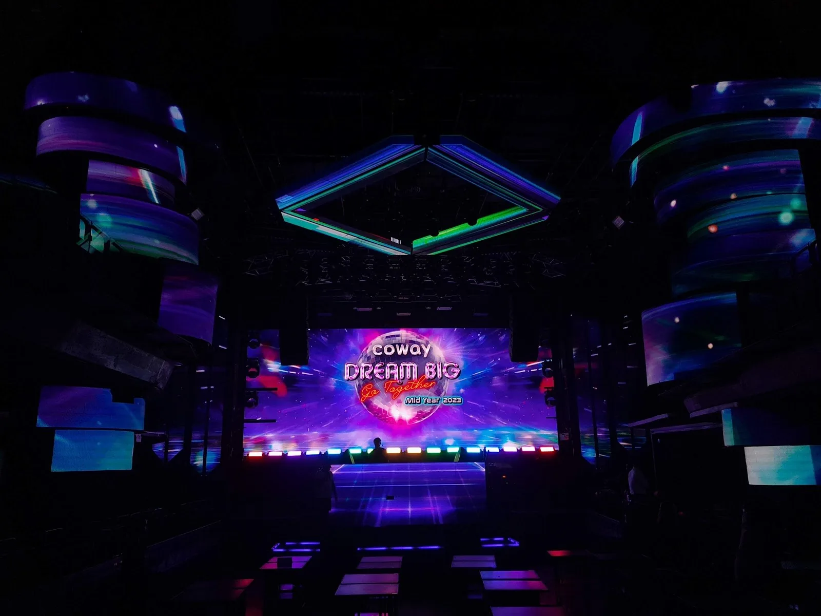 Onyx - fix wide main room stage from balcony tiered levels led screen architectural establishing