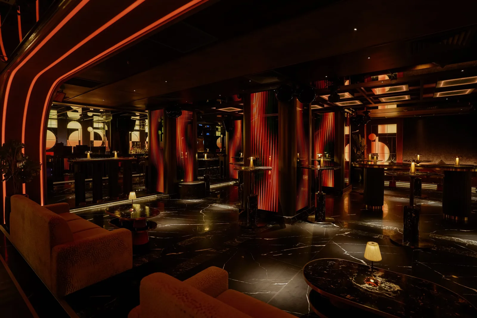 PAPI Saigon - main room