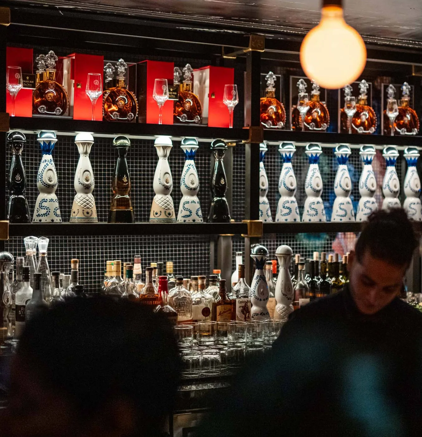 Papi Steak - back bar