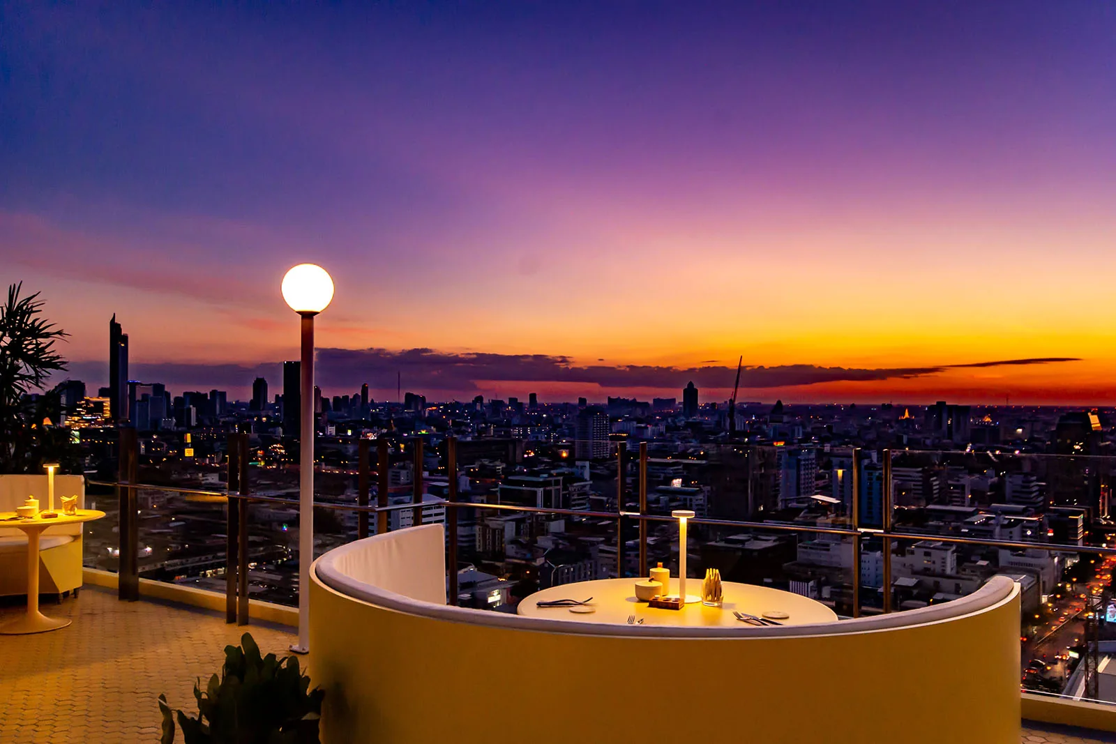 Paradise Lost - rooftop bar in Bangkok