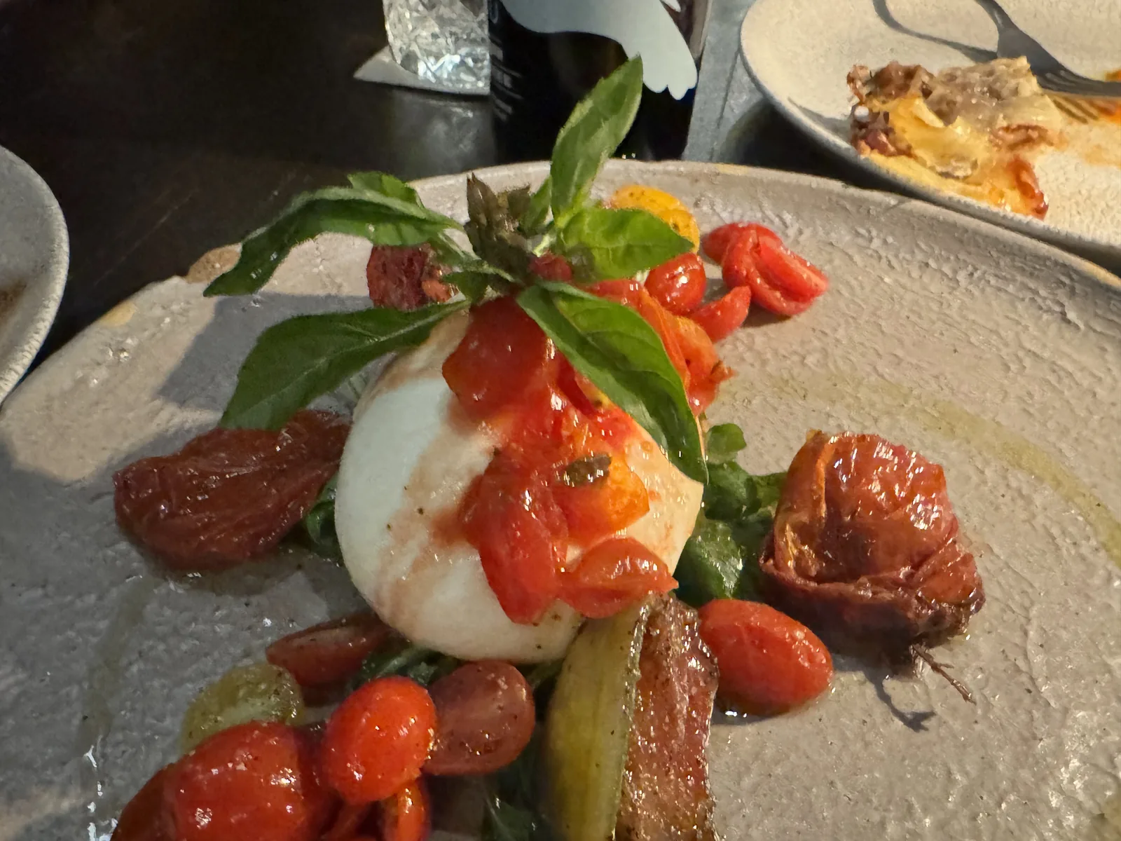 Parole - dish burrata tomato