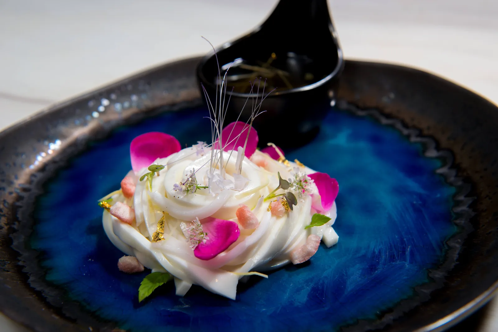 Paste Bangkok - plated dessert blue porcelain
