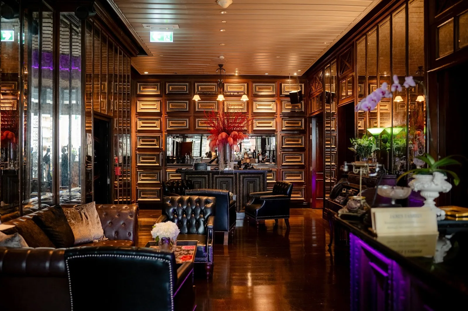 Penthouse Bar - whisky bar wood lounge