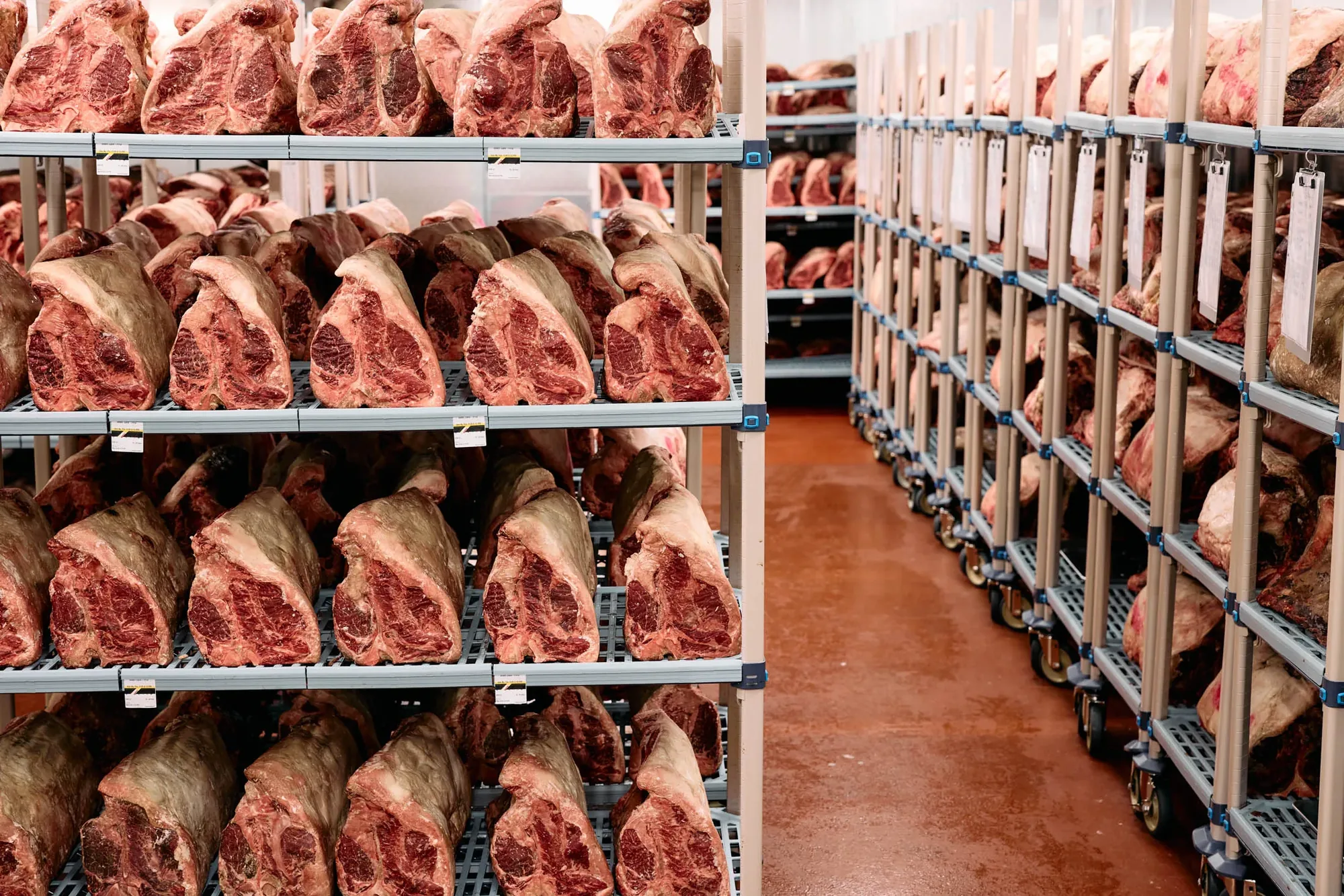 Peter Luger at Caesars Palace - dry aging case
