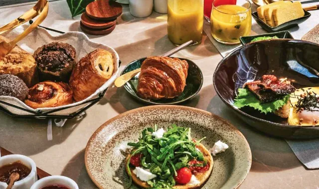 Phra Nakhon - brunch spread