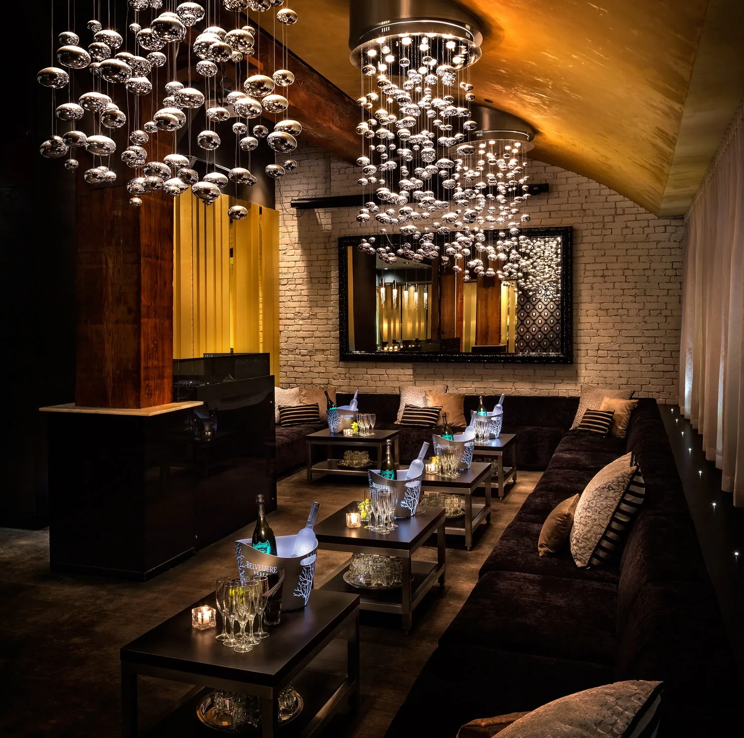 Pierre's Champagne Lounge - lounge bar 2