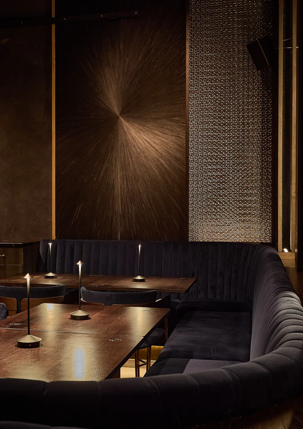 Piraña London - velvet booth nook